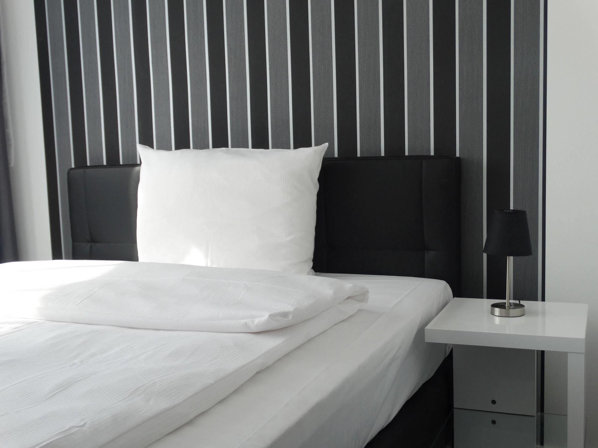 Hotel Stay Essen Esterno foto